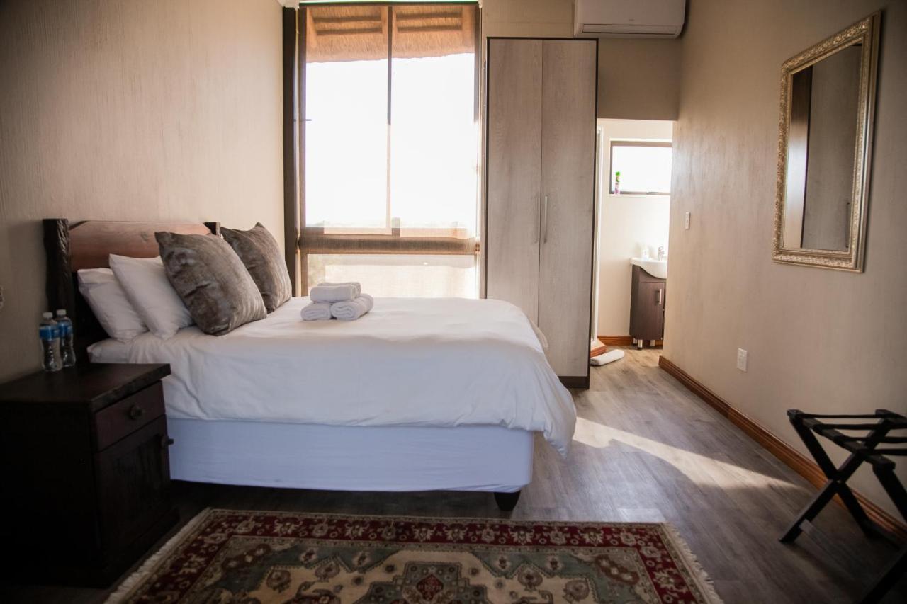 Kuwisa Lodge Bela-Bela Bagian luar foto